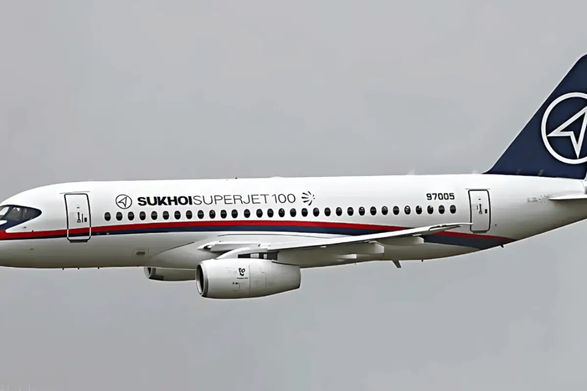 Pesawat Sukhoi SuperJet 100