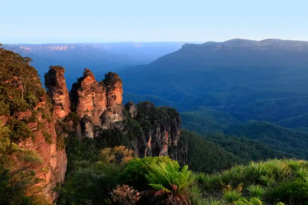  Blue mountains. 