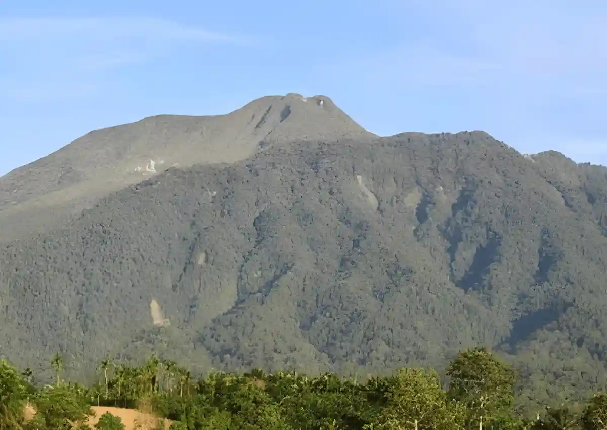 Fakta & Mitos Tentang Gunung Talamau.