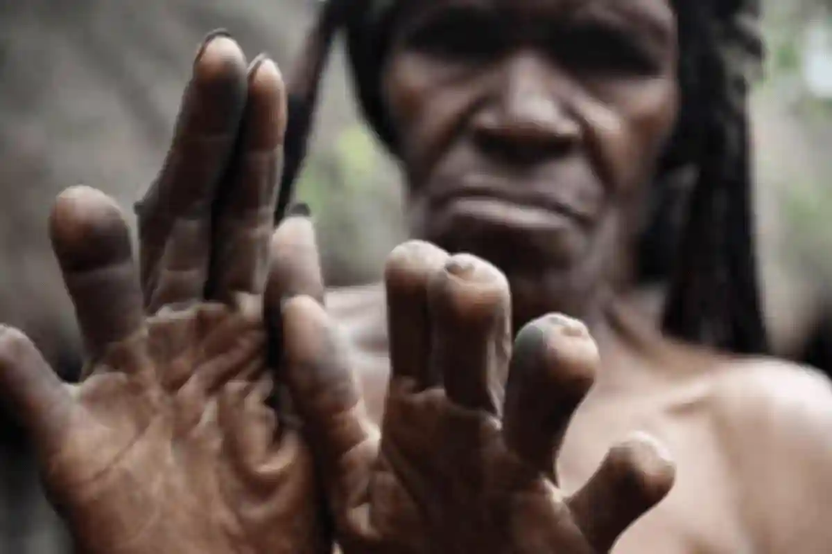 Tradisi Potong Jari Papua