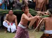 Sejarah dan Keunikan Tradisi Perang Pandan dari Bali