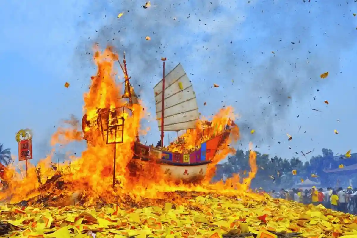 Perahu yang dibakar