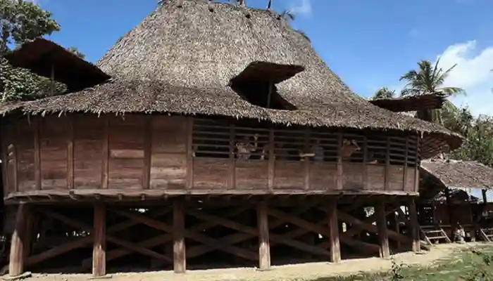  Desa Bawomataluo.