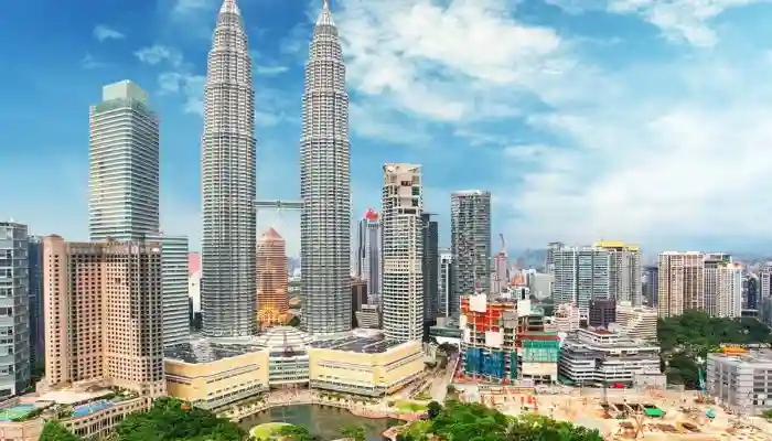 12 Fakta Menarik tentang Kuala Lumpur, Menara Kembar Petronas Jadi Bangunan Ikonik di Kota Ini!