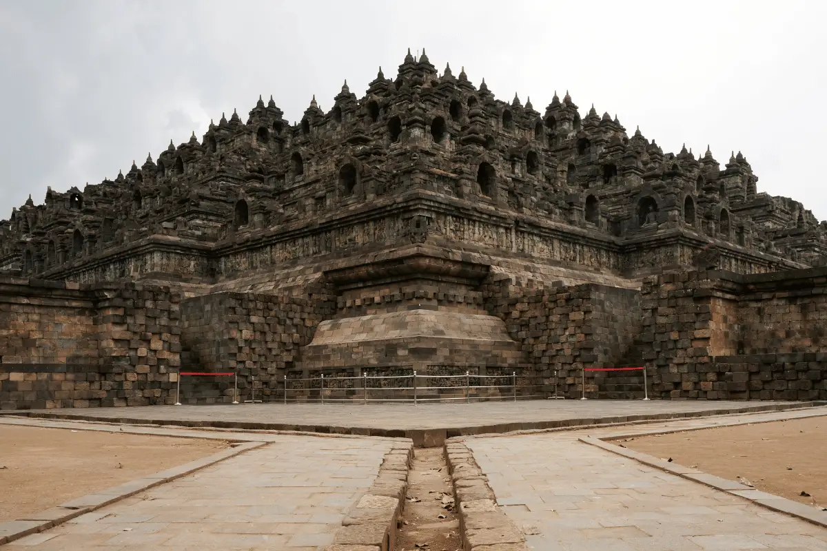  Candi Borobudur. 