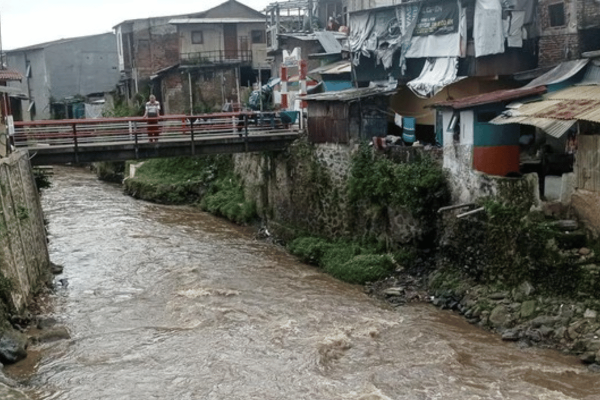 Sungai Cikapundung. 