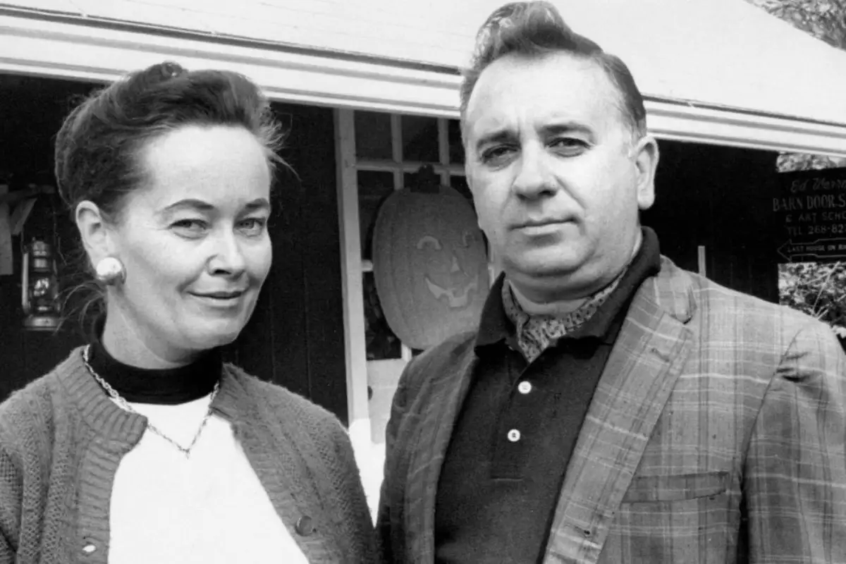  Ed dan Lorraine Warren. 