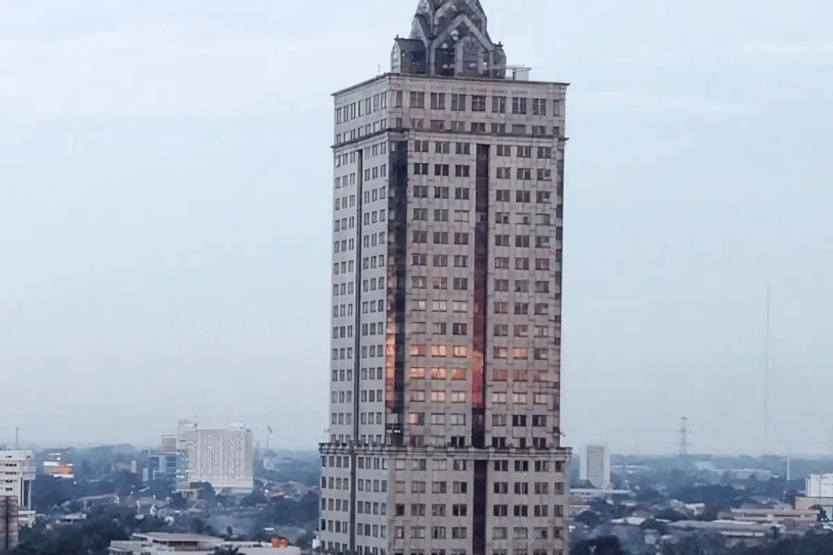 Lampu Menyala Sendiri