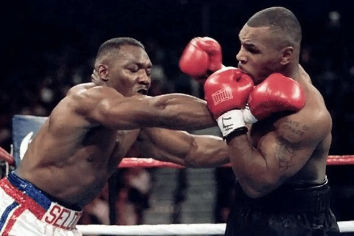  pertandingan tinju antara Mike Tyson dan Bruce Seldon